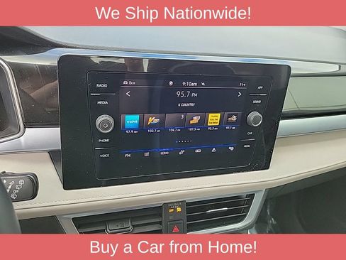 Used 2025 Volkswagen Taos SE AWD/4WD image 18