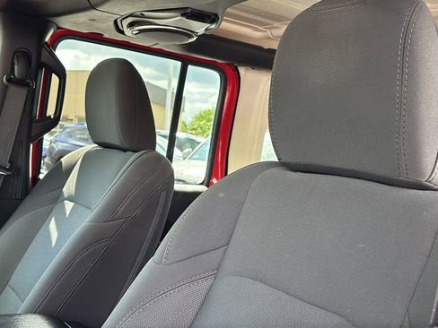 Used 2018 Jeep Wrangler Unlimited Sport S AWD/4WD image 24