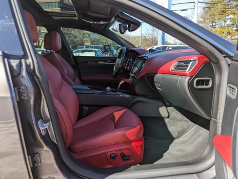 Used 2020 Maserati Ghibli S Q4 image 32