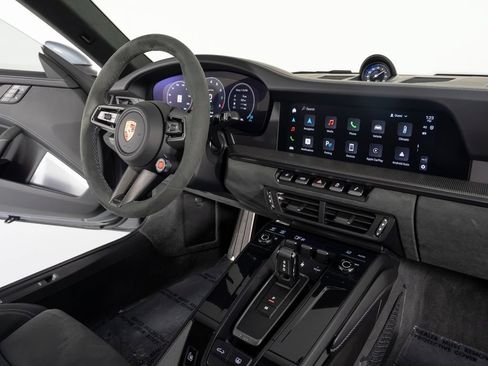 Certified 2025 Porsche 911 Carrera 4 GTS AWD/4WD image 39