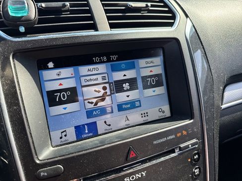 Used 2018 Ford Explorer Sport AWD/4WD image 24