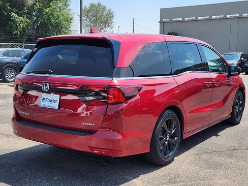 Used 2023 Honda Odyssey Sport image 5