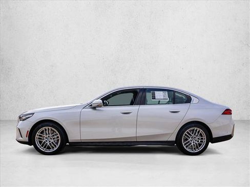 Used 2024 BMW 530i xDrive w/ Convenience Package AWD/4WD image 8
