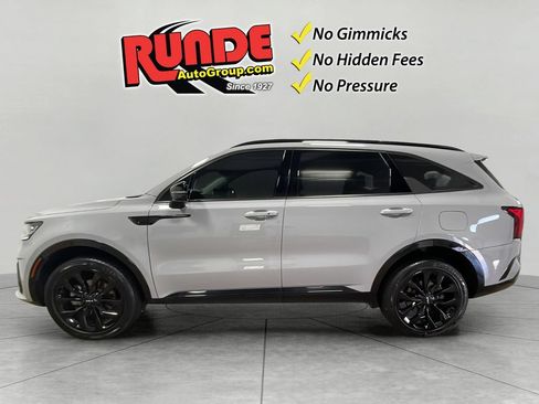 Used 2023 Kia Sorento SX AWD/4WD image 3