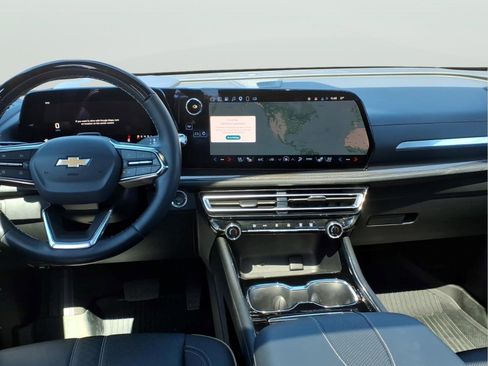 Used 2025 Chevrolet Traverse High Country w/ LPO, Floor Liner Package image 11