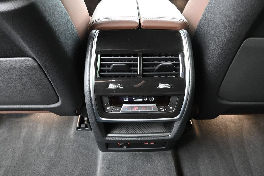 Used 2023 BMW X7 M60i w/ Executive Package AWD/4WD image 17