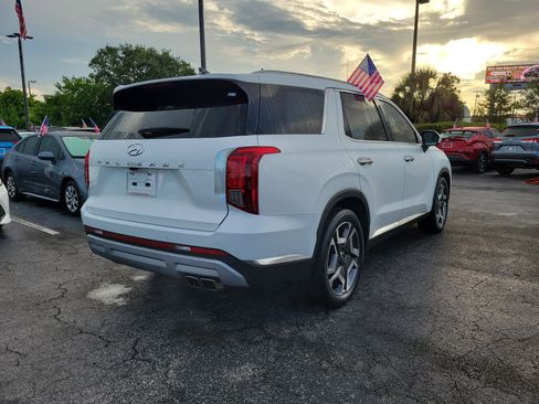 Used 2024 Hyundai Palisade Limited FWD image 11