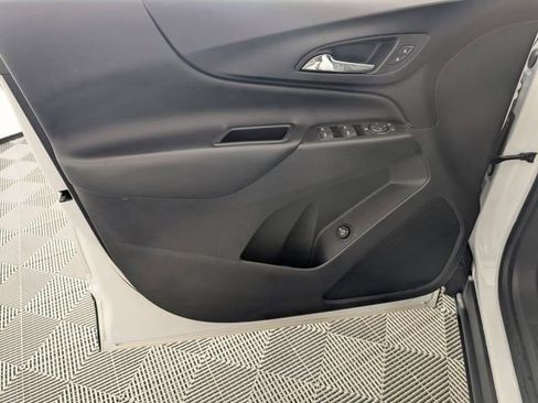 Certified 2023 Chevrolet Equinox LT w/ Driver Convenience Package image 8