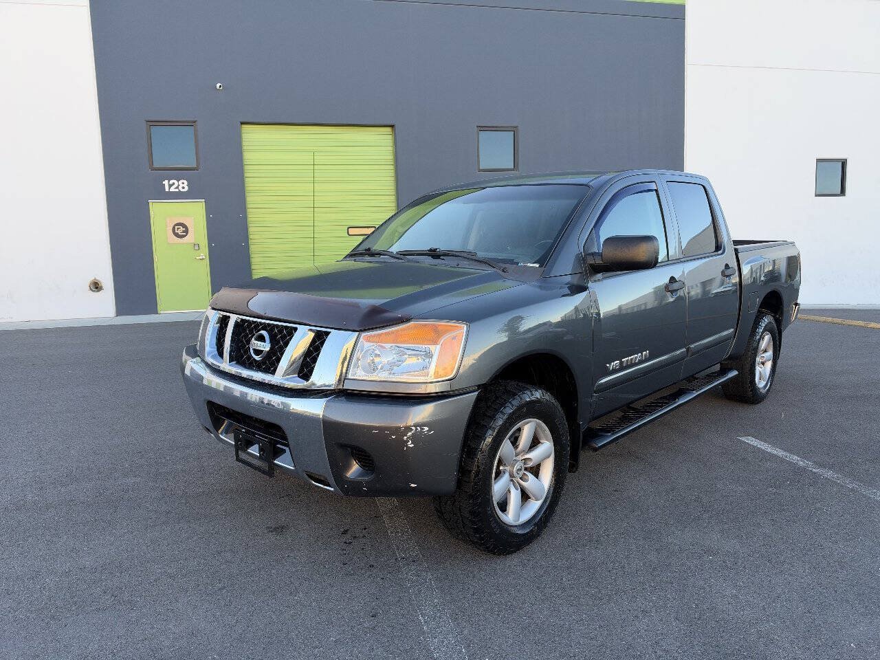 Used 2011 Nissan Titan SV AWD/4WD image 2