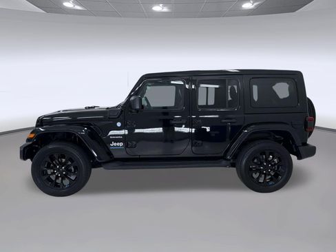Used 2023 Jeep Wrangler Unlimited Sahara w/ Cold Weather Group AWD/4WD image 2