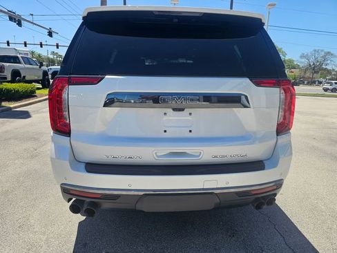 Used 2023 GMC Yukon Denali Ultimate AWD/4WD image 4
