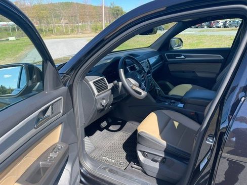 Used 2022 Volkswagen Atlas Cross Sport SE w/ Panoramic Sunroof Package AWD/4WD image 7