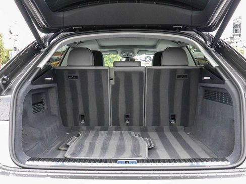 Used 2023 Audi Q8 Premium w/ Convenience Package AWD/4WD image 26