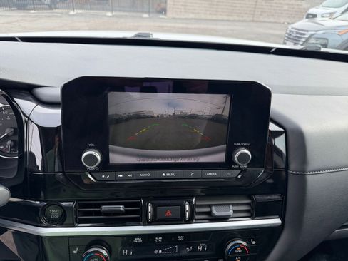 Used 2025 Nissan Pathfinder SV image 24