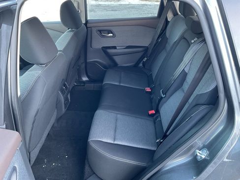 Used 2023 Nissan Rogue SV image 20