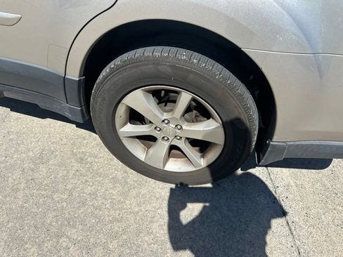 Used 2014 Subaru Outback 2.5i Limited AWD/4WD image 27