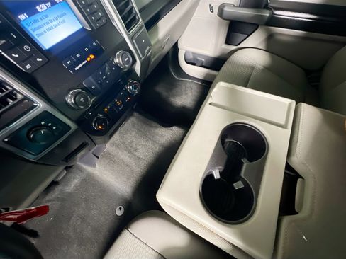 Used 2018 Ford F150 XLT AWD/4WD image 24