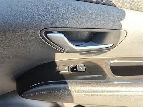 Certified 2023 Hyundai Tucson Limited w/ Cargo Package image 33