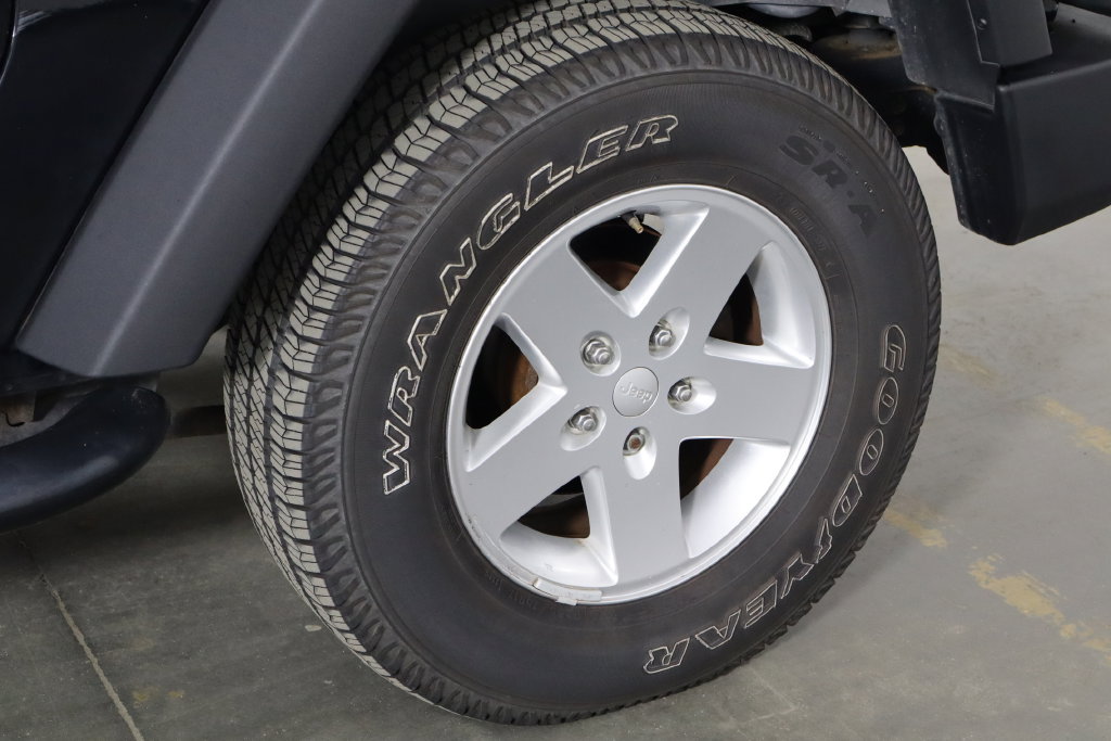 Used 2013 Jeep Wrangler Sport AWD/4WD image 27