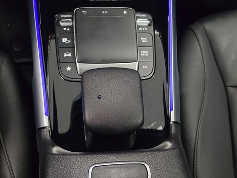 Used 2022 Mercedes-Benz EQB 350 4MATIC image 16