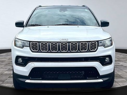 Used 2025 Jeep Compass Limited AWD/4WD image 2