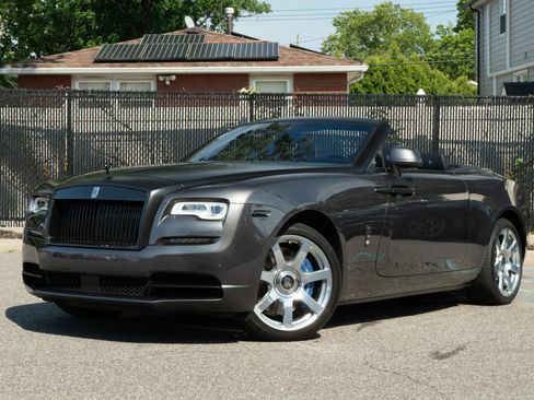 Used 2017 Rolls-Royce Dawn RWD image 1