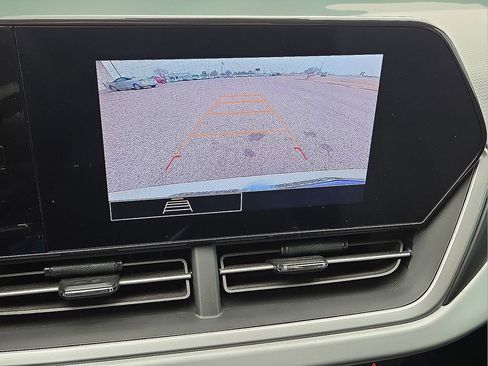 Used 2024 Chevrolet Trax LS image 26