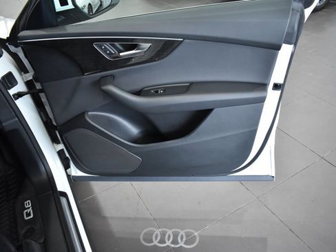 Used 2019 Audi Q8 Premium w/ Convenience Package AWD/4WD image 21