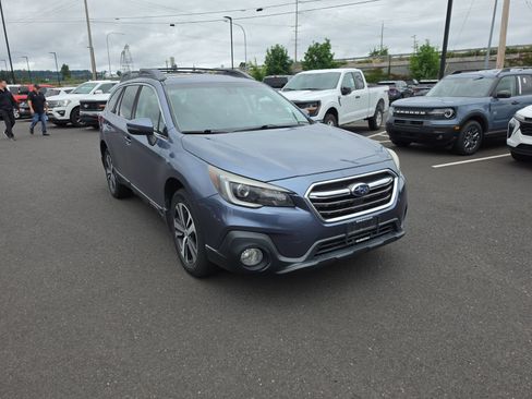 Used 2018 Subaru Outback 3.6R Limited AWD/4WD image 6