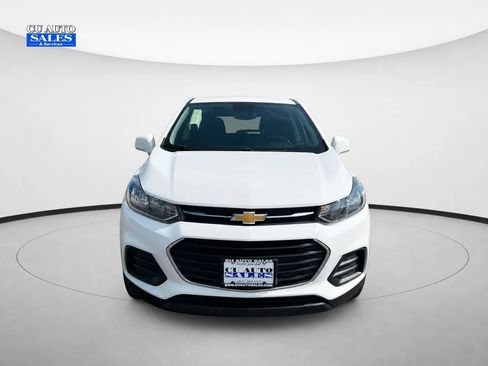Used 2022 Chevrolet Trax LS w/ Tint and Cruise Package AWD/4WD image 2