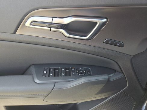 New 2026 Kia Sportage SX image 9