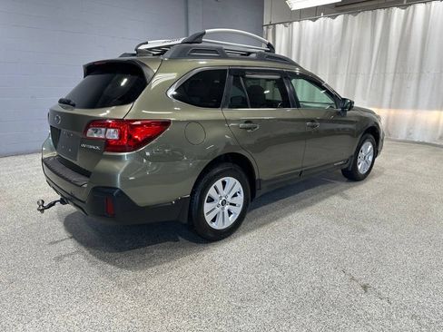 Used 2019 Subaru Outback 2.5i Premium AWD/4WD image 3