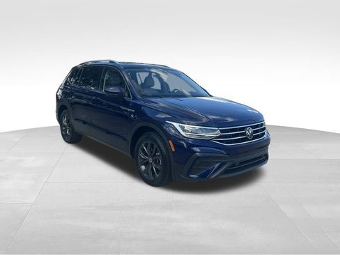 Certified 2023 Volkswagen Tiguan SE image 7