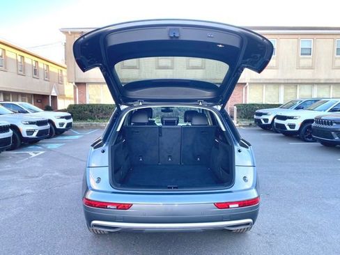 Used 2020 Audi Q5 2.0T Premium w/ Convenience Package image 11