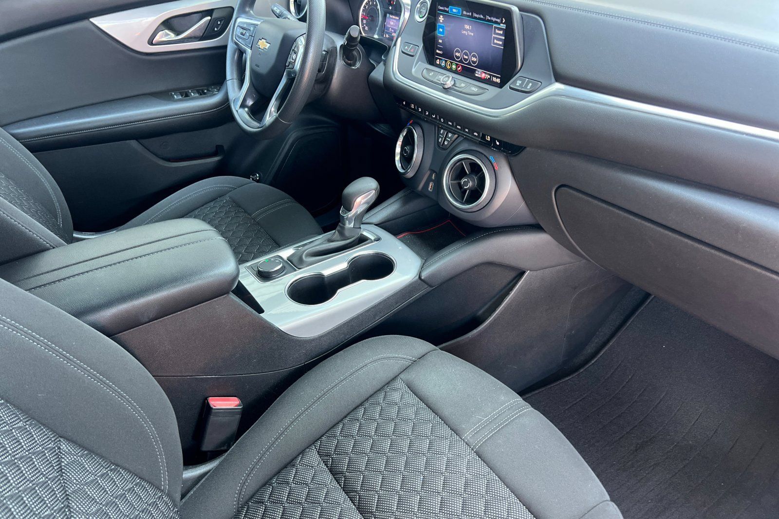 Used 2021 Chevrolet Blazer LT FWD image 17