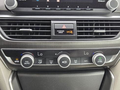 Used 2018 Honda Accord LX image 17