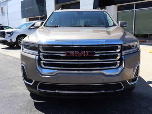 Certified 2022 GMC Acadia SLT w/ Technology Package image 3