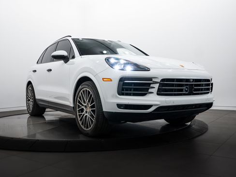 Certified 2023 Porsche Cayenne S Platinum image 9