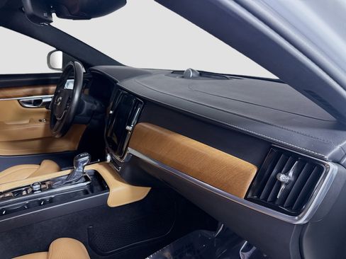 Used 2018 Volvo S90 T6 Inscription w/ Luxury Package image 30