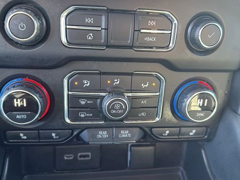 Used 2021 Chevrolet Tahoe Z71 image 23