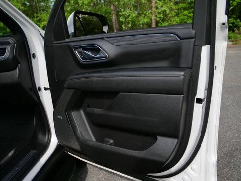 Used 2022 GMC Yukon SLT w/ SLT Premium Package image 39