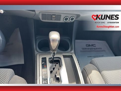 Used 2014 Toyota Tacoma 4x4 Access Cab V6 w/ TRD Sport Package image 20