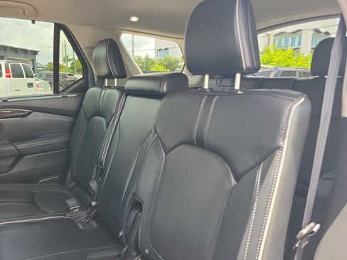 Used 2024 Honda Pilot Elite image 12
