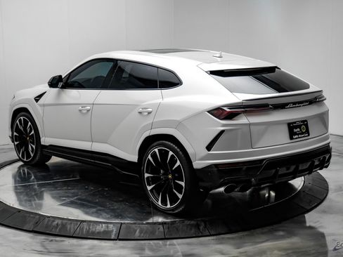 Used 2022 Lamborghini Urus image 13