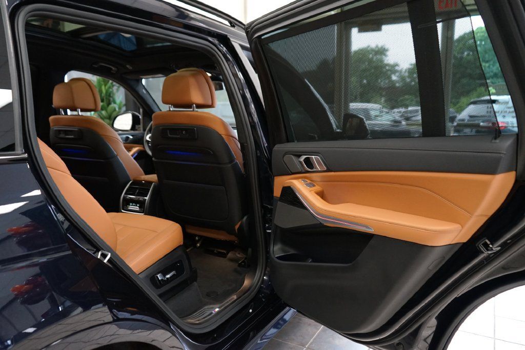 Used 2022 BMW X7 xDrive40i w/ M Sport Package AWD/4WD image 63