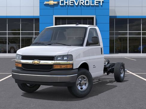 New 2025 Chevrolet Express 3500 w/ Power Convenience Package RWD image 29