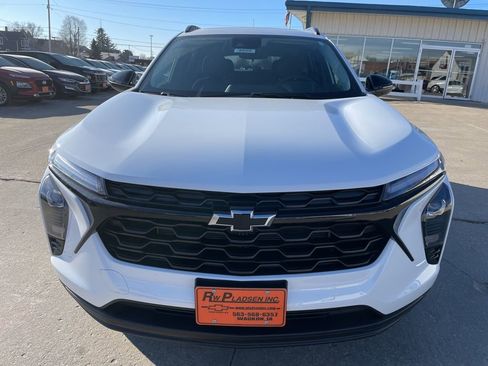New 2026 Chevrolet Trax LT w/ Sunroof Package image 22