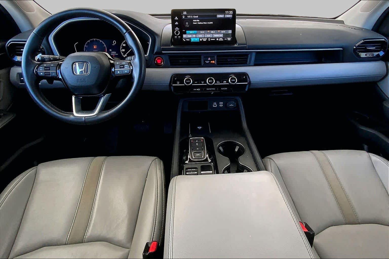 Used 2025 Honda Pilot EX-L image 16