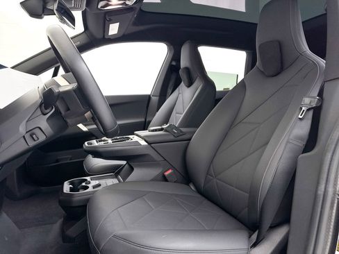 Used 2023 BMW iX xDrive50 w/ Sport Package image 17