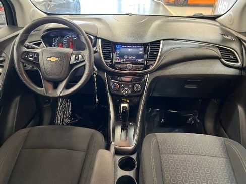 Used 2020 Chevrolet Trax LS w/ Tint and Cruise Package AWD/4WD image 8